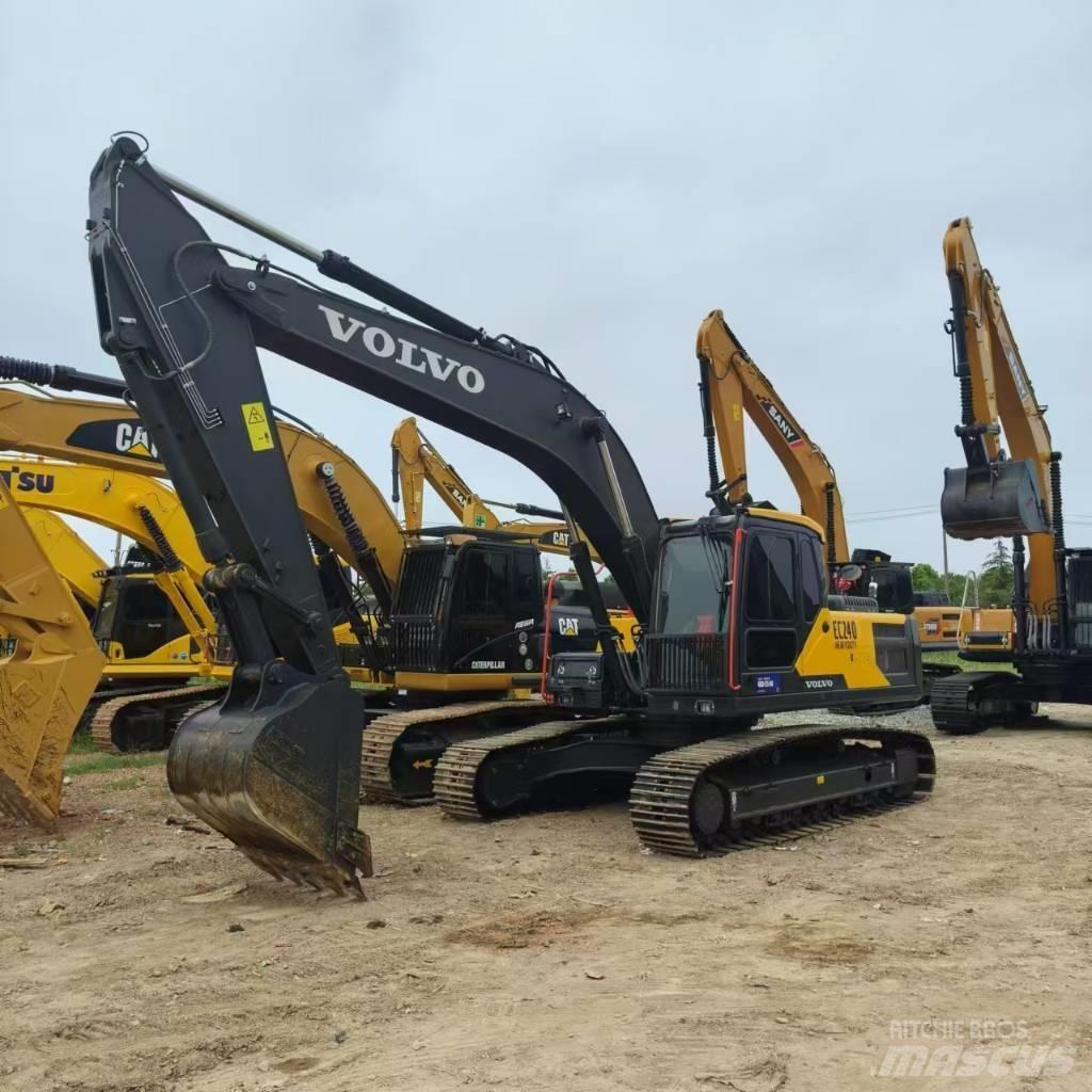 Volvo EC 240 Гусеничні екскаватори