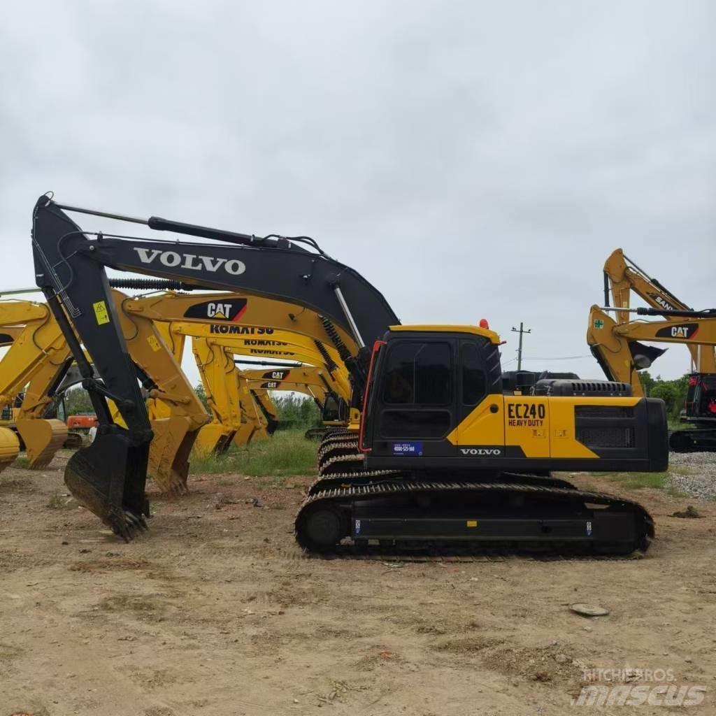 Volvo EC 240 Гусеничні екскаватори