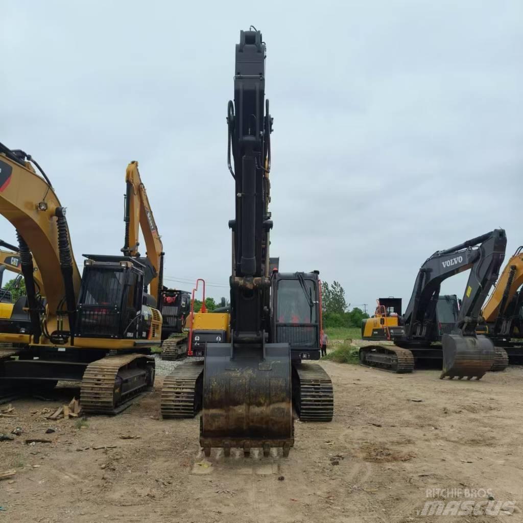 Volvo EC 240 Гусеничні екскаватори