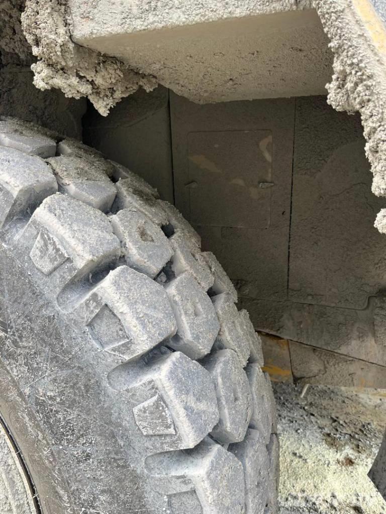 CAT 771D Кар`єрні самоскиди