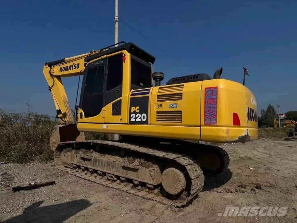 Komatsu PC 220-8 Гусеничні екскаватори