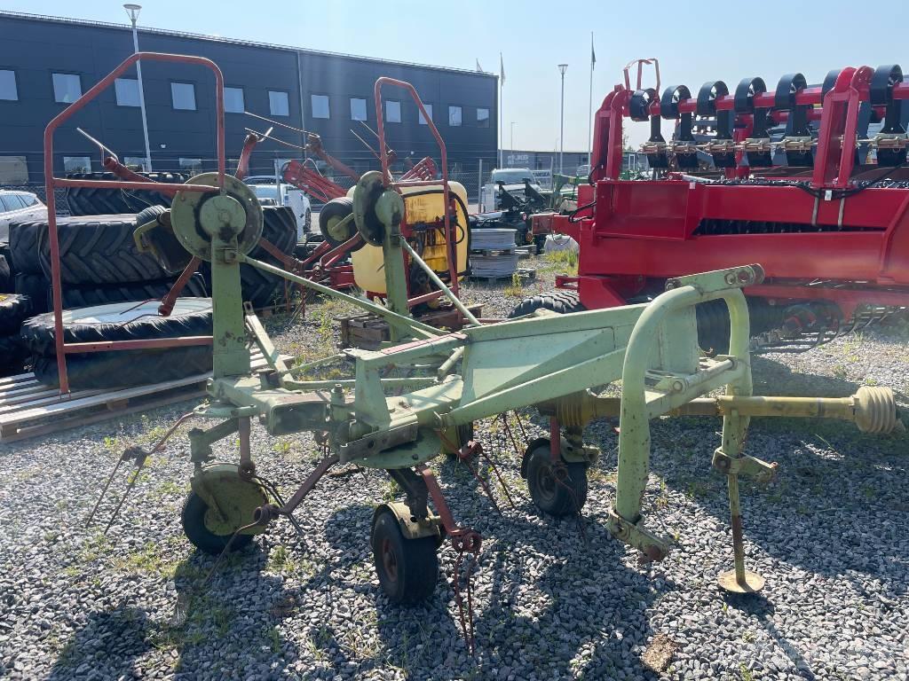 CLAAS W 600 Граблі і сінозворушувачі