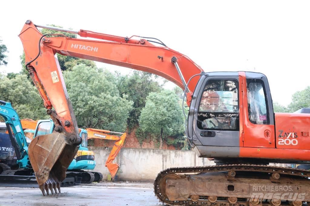 Hitachi ZX 200 LC-3 Гусеничні екскаватори