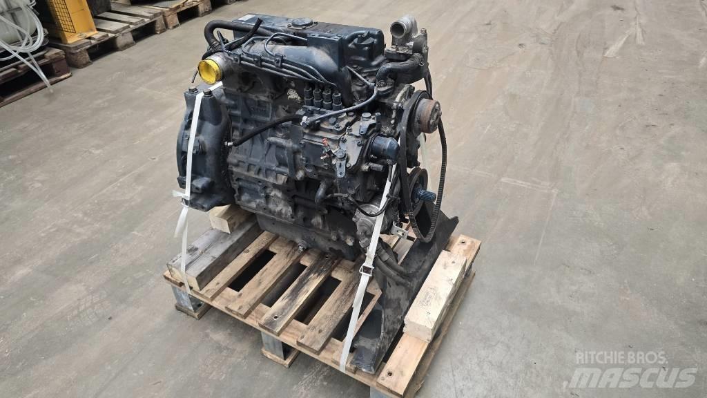 Kubota V2403 Двигуни