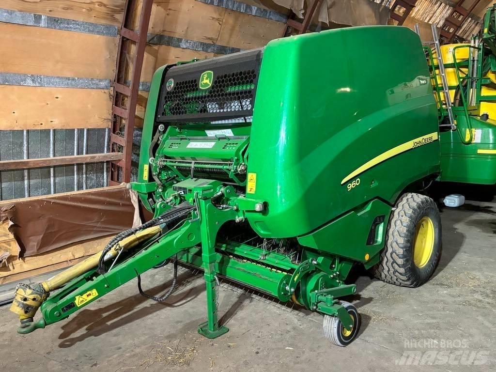 John Deere 960 Рулонні прес-підбирачі
