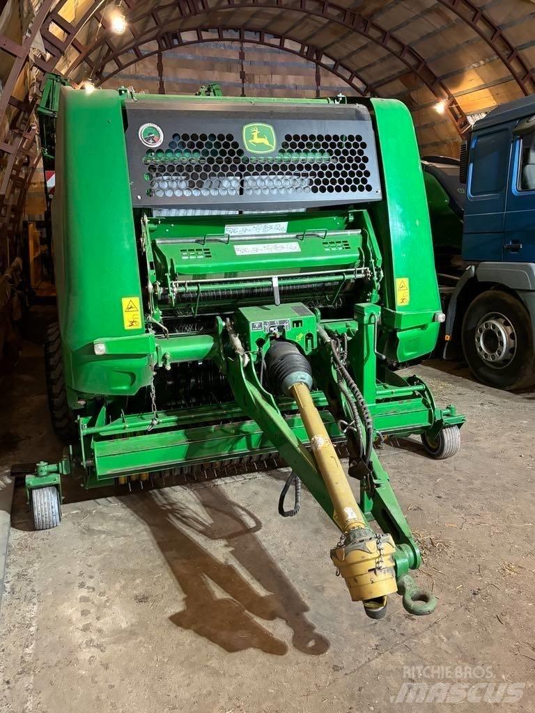 John Deere 960 Рулонні прес-підбирачі