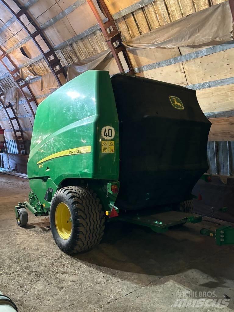 John Deere 960 Рулонні прес-підбирачі