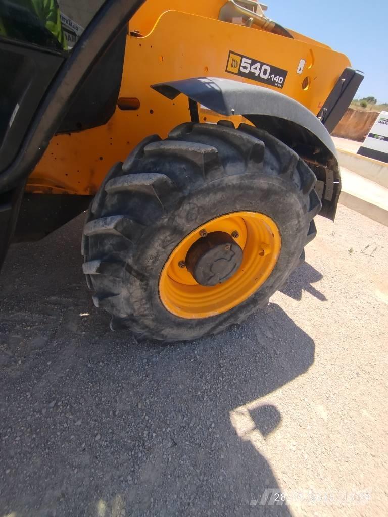 JCB 540-140 Телескопічні навантажувачі