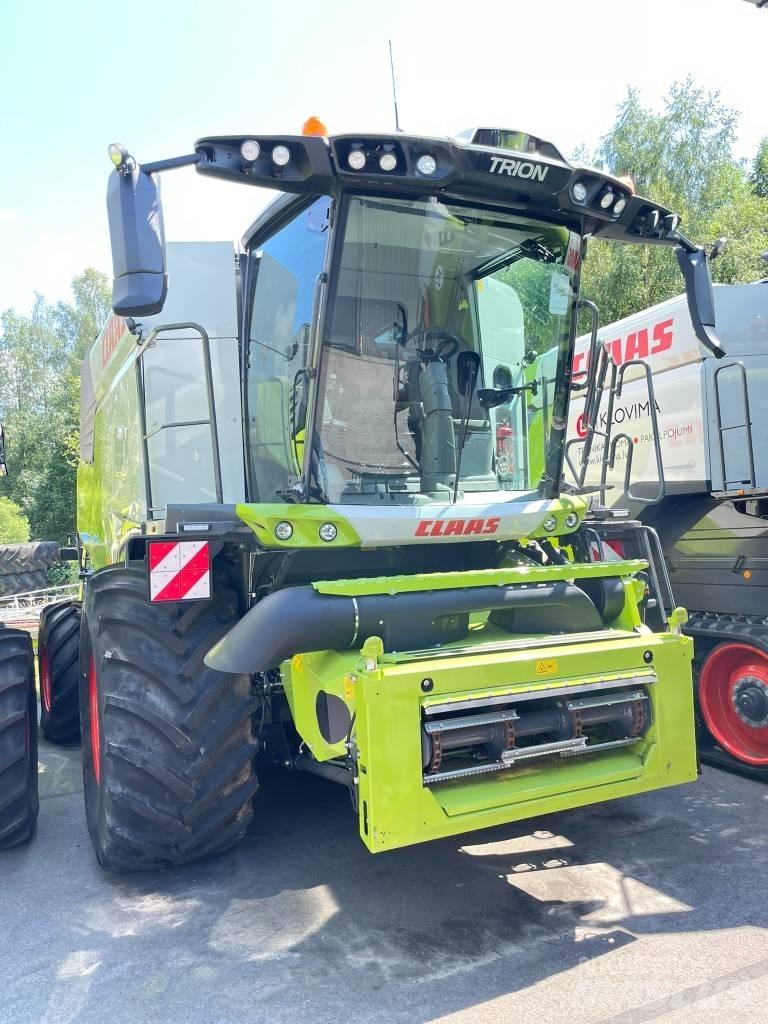 CLAAS TRION 750 Зернозбиральні комбайни