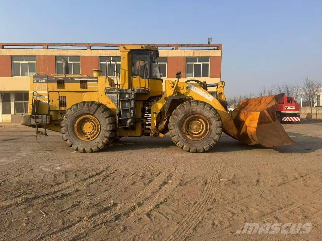 Komatsu WA 600-3 Фронтальні навантажувачі