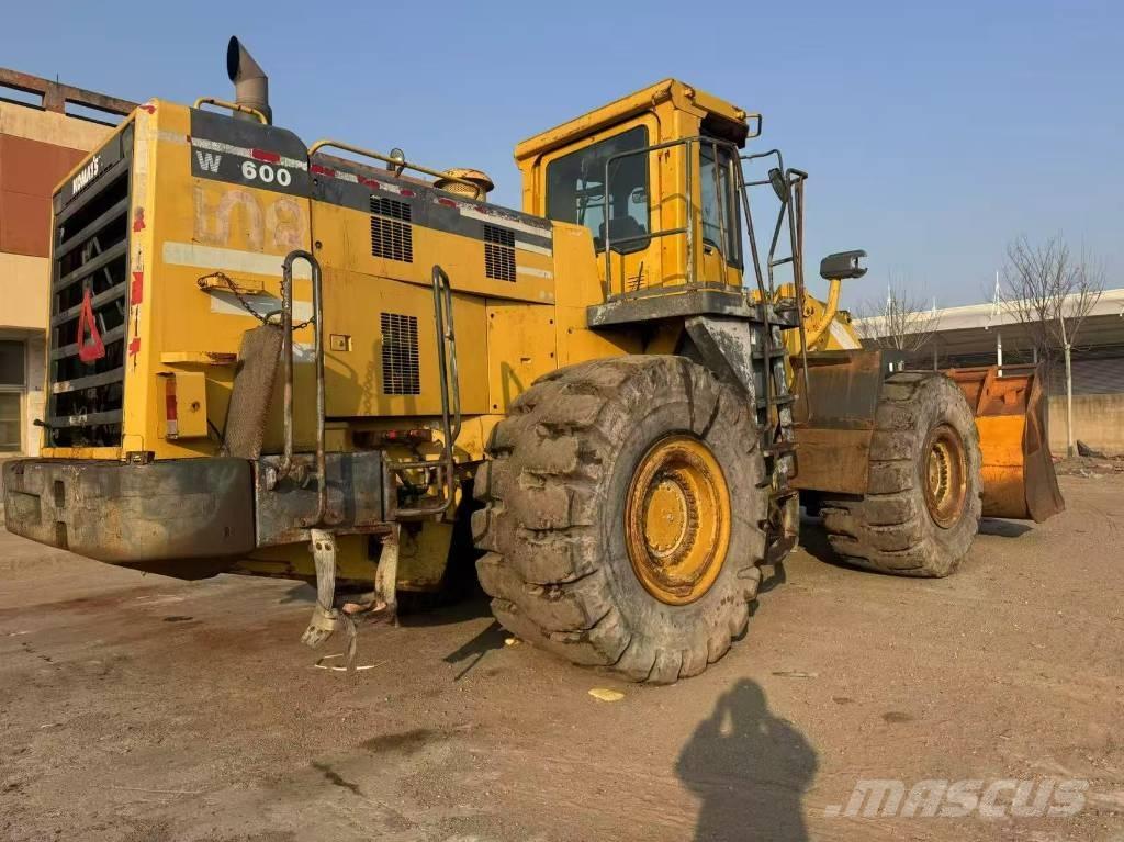 Komatsu WA 600-3 Фронтальні навантажувачі