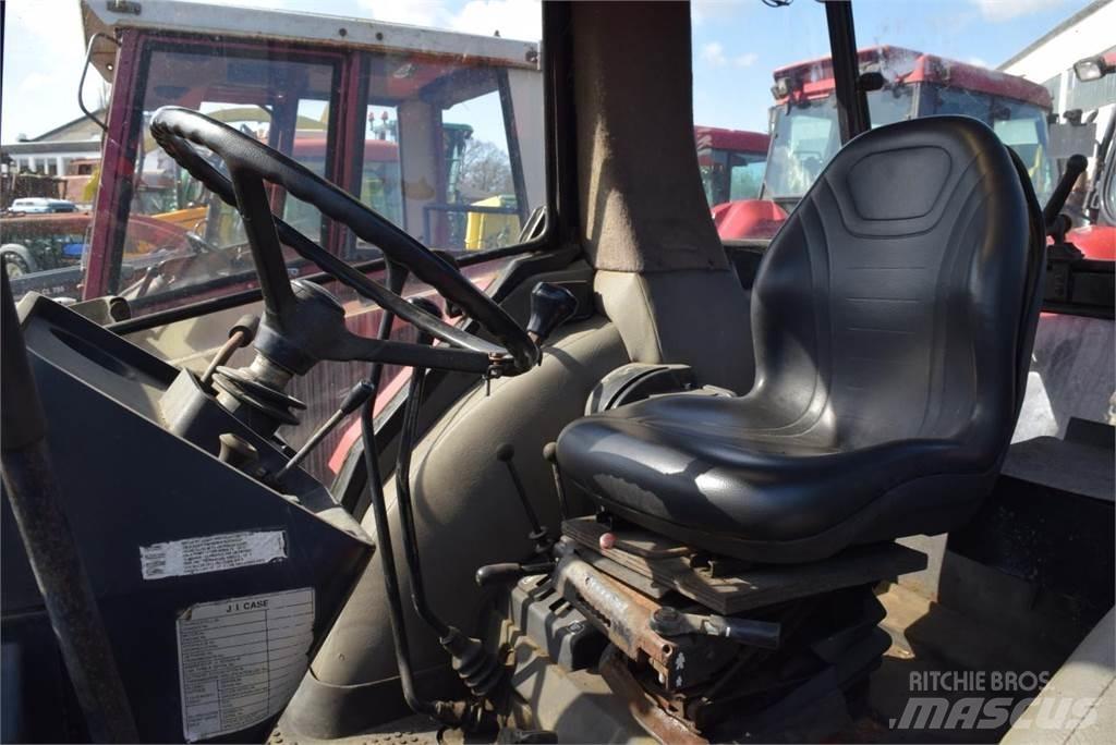 Case IH 844 XL Трактори