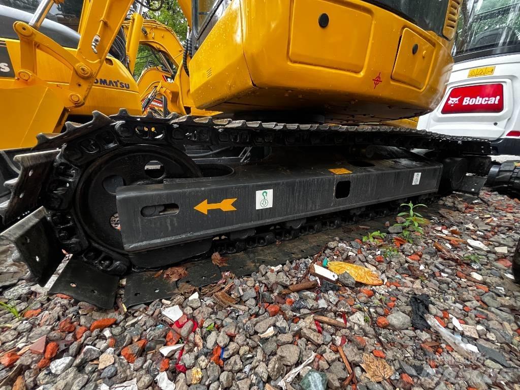 Komatsu PC78US-8 Гусеничні екскаватори