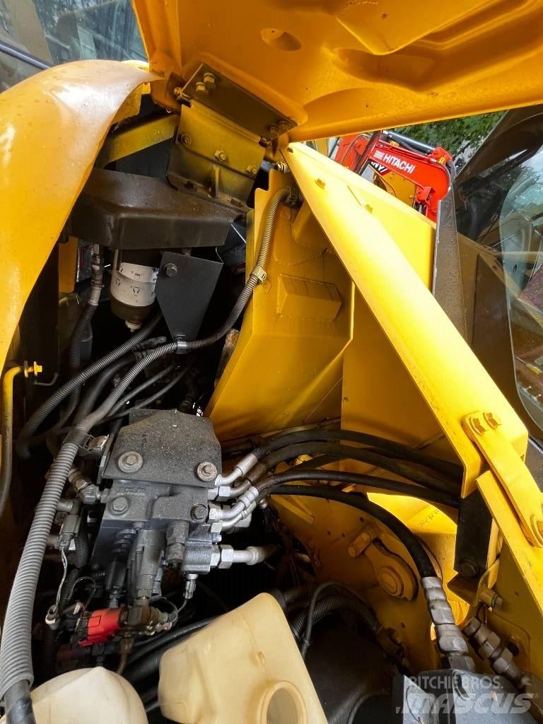 Komatsu PC78US-8 Гусеничні екскаватори