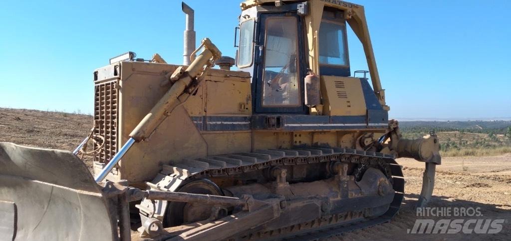 Komatsu D 85 E-21 Гусеничні бульдозери