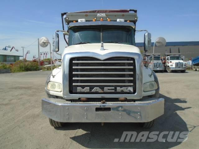 Mack GU813 Самоскиди