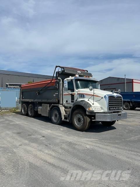 Mack GU813 Самоскиди