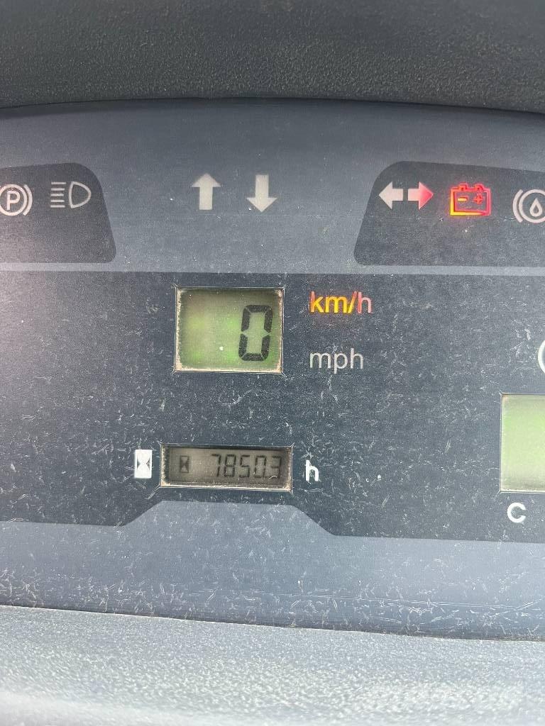 Komatsu WA 80-5 Фронтальні навантажувачі