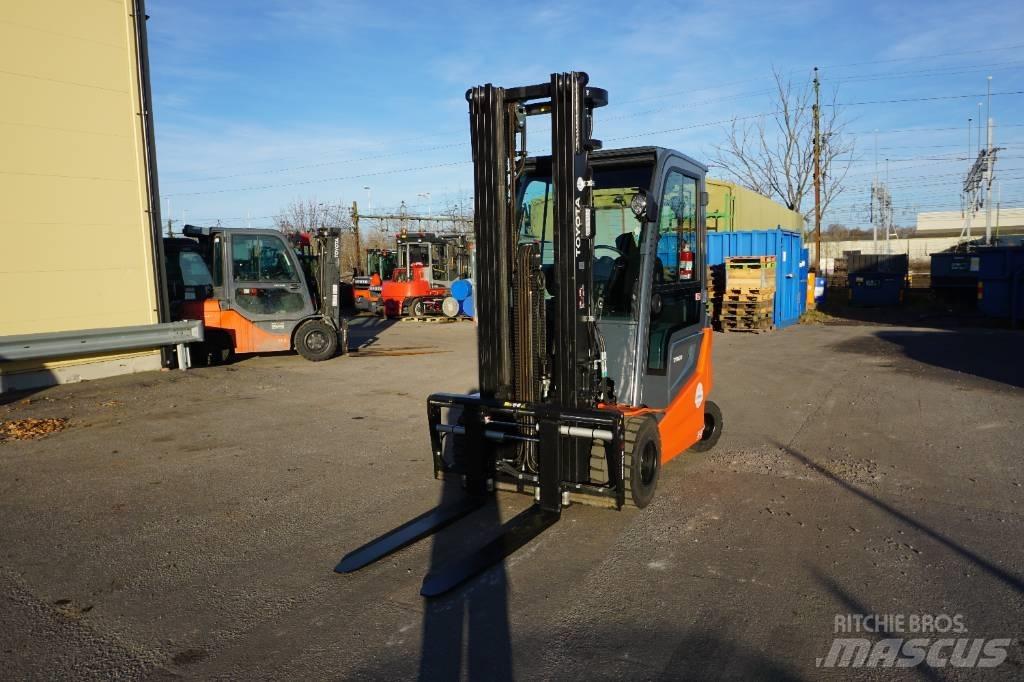 Toyota 9FBM35T Електронавантажувачі