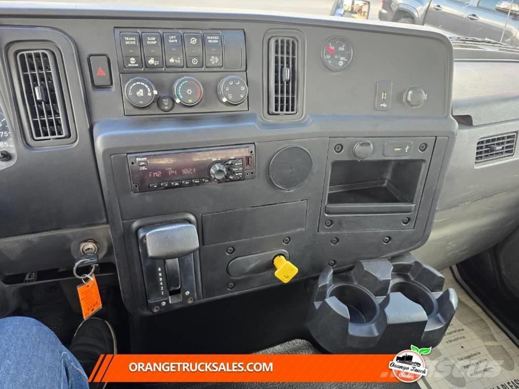 International MV607 Вантажівки-платформи/бокове розвантаження