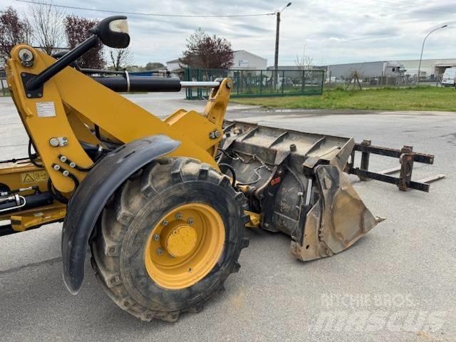 CAT 908 M Фронтальні навантажувачі