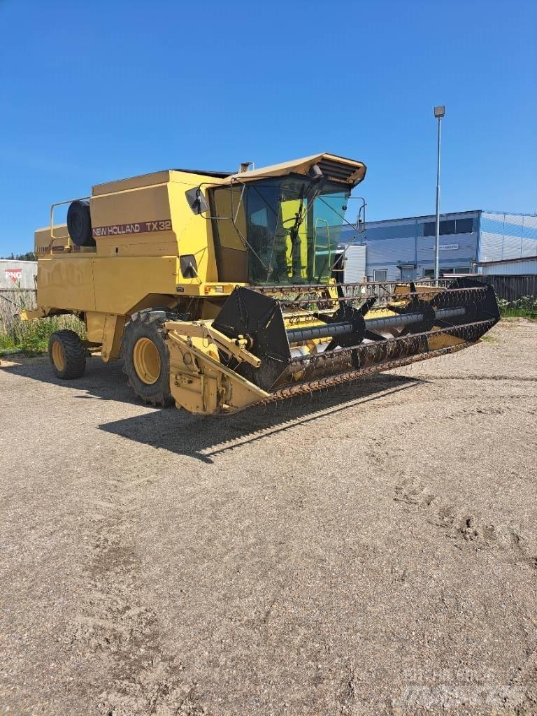 New Holland TX32 Зернозбиральні комбайни