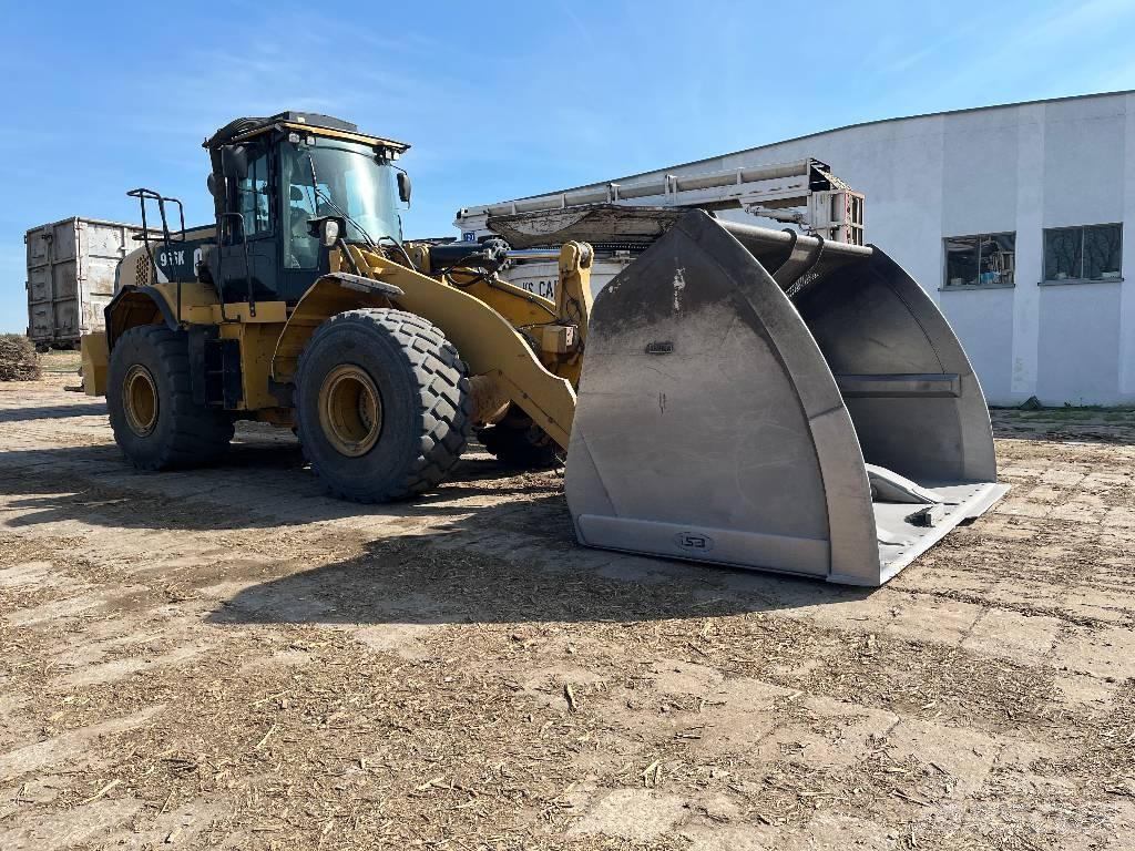 CAT 966K Фронтальні навантажувачі