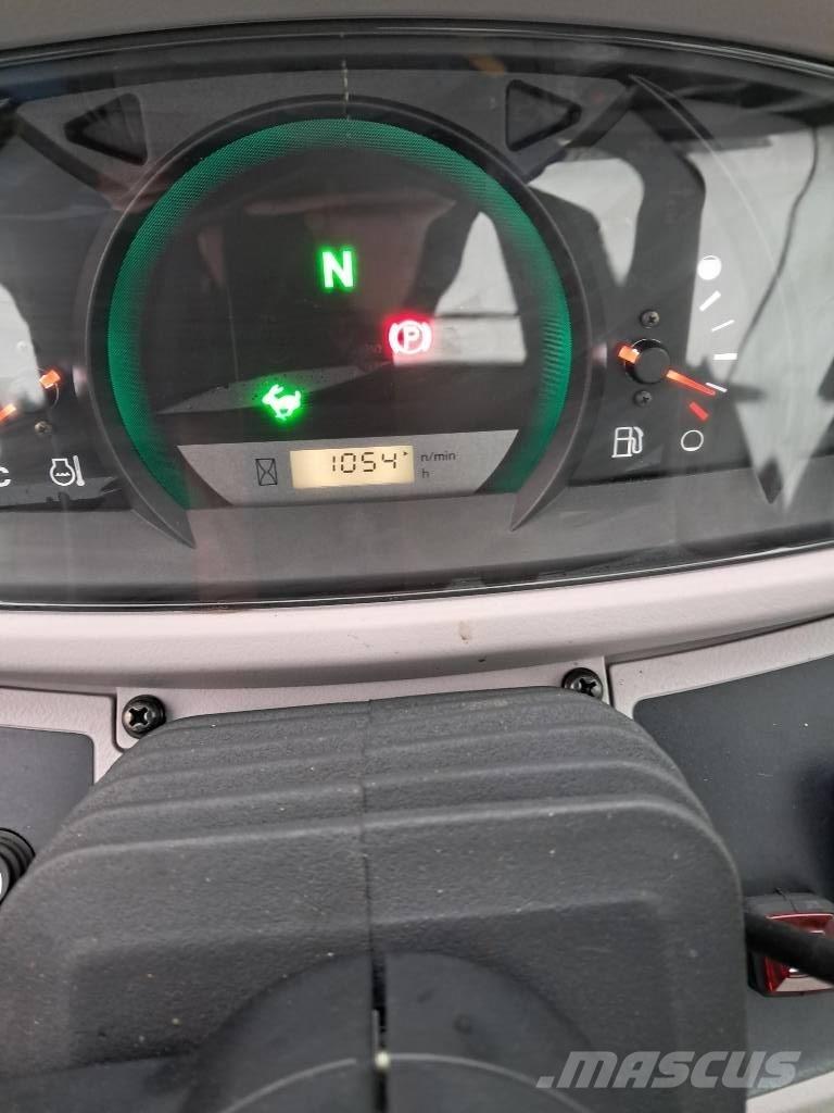 Kubota R 090 Фронтальні навантажувачі