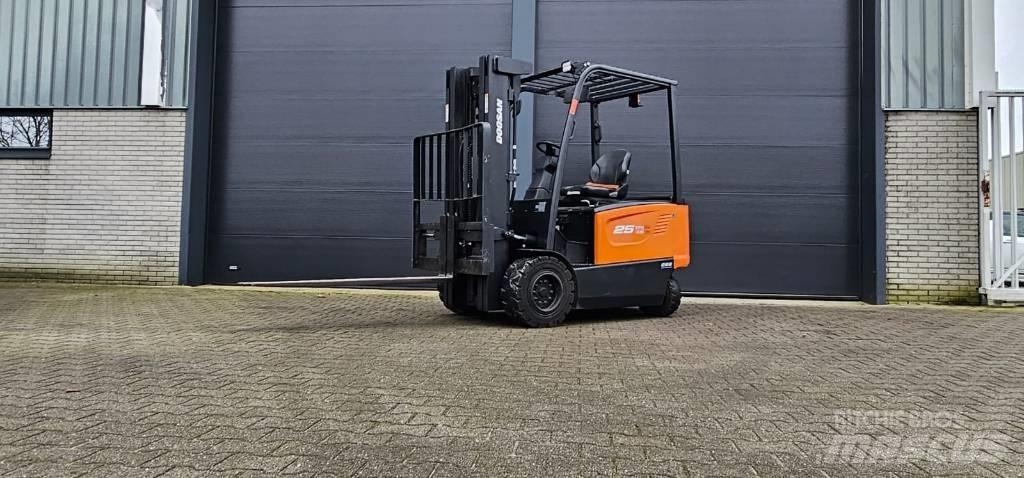 Doosan B 25 X-7 Електронавантажувачі