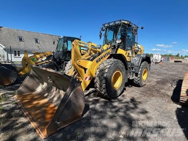 Komatsu WA200-8 Фронтальні навантажувачі