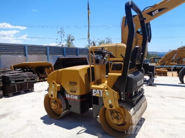 CAT CB224D Котки тротуарні