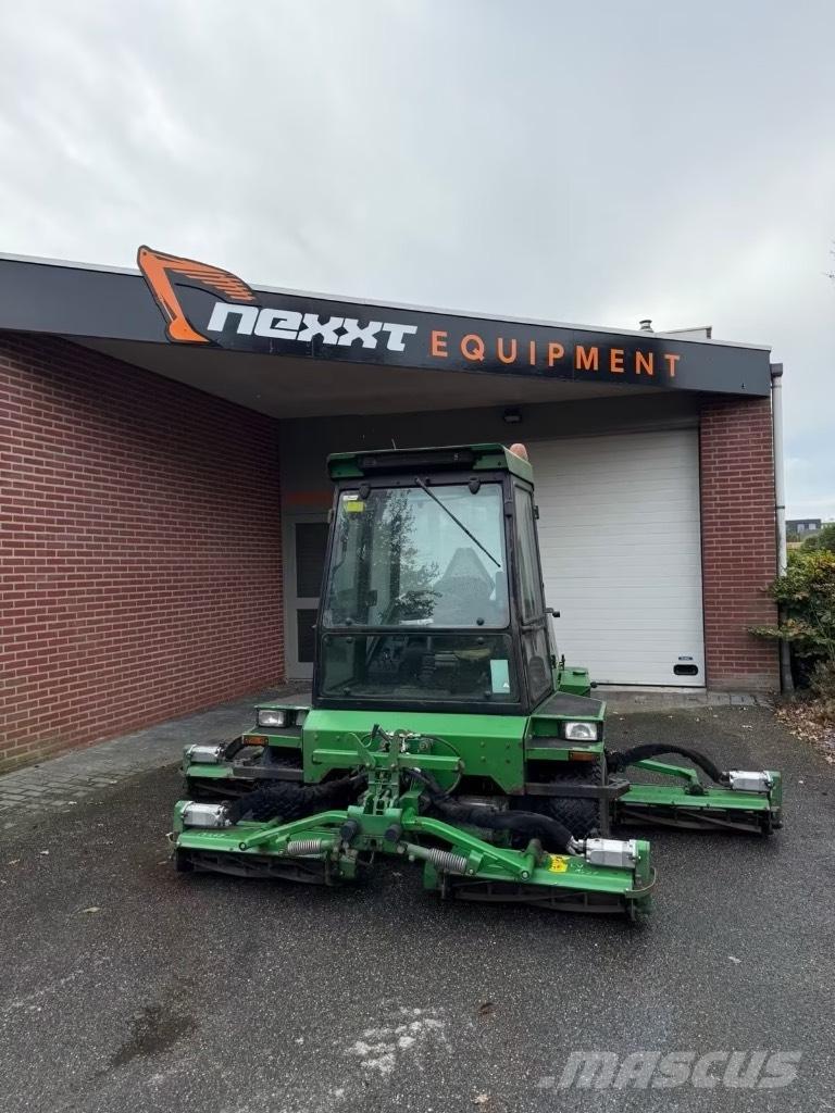 John Deere 1903 Самохідні газонокосарки