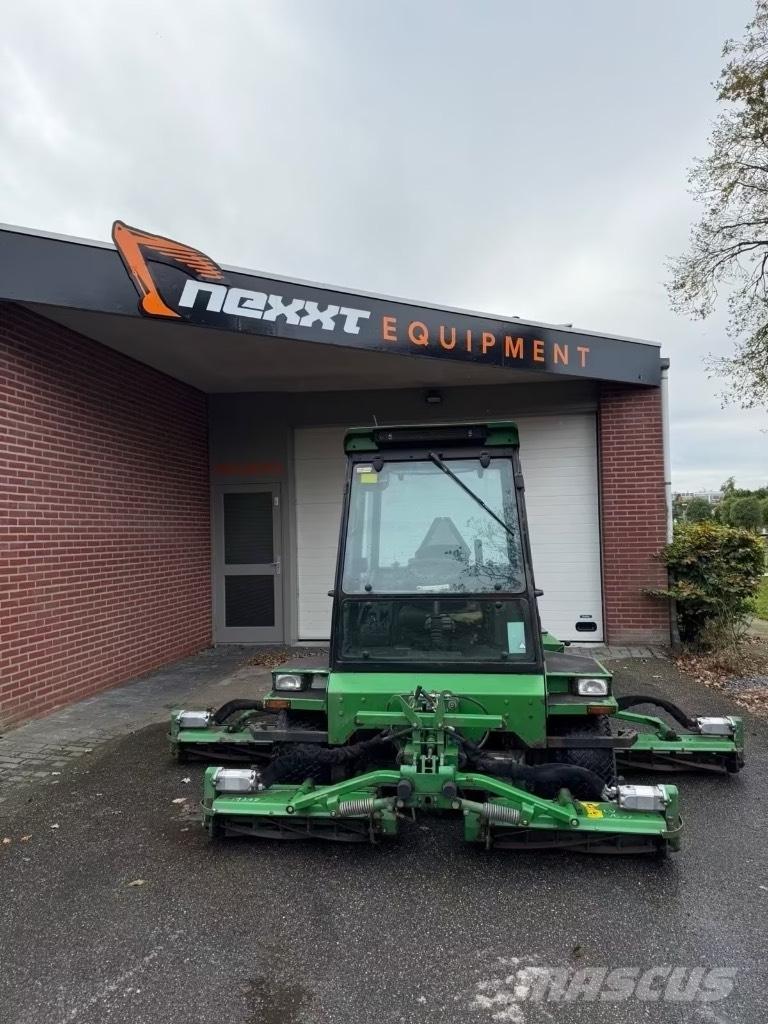 John Deere 1903 Самохідні газонокосарки