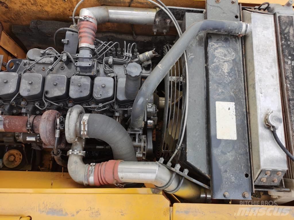 Hyundai R225LC-7 Гусеничні екскаватори
