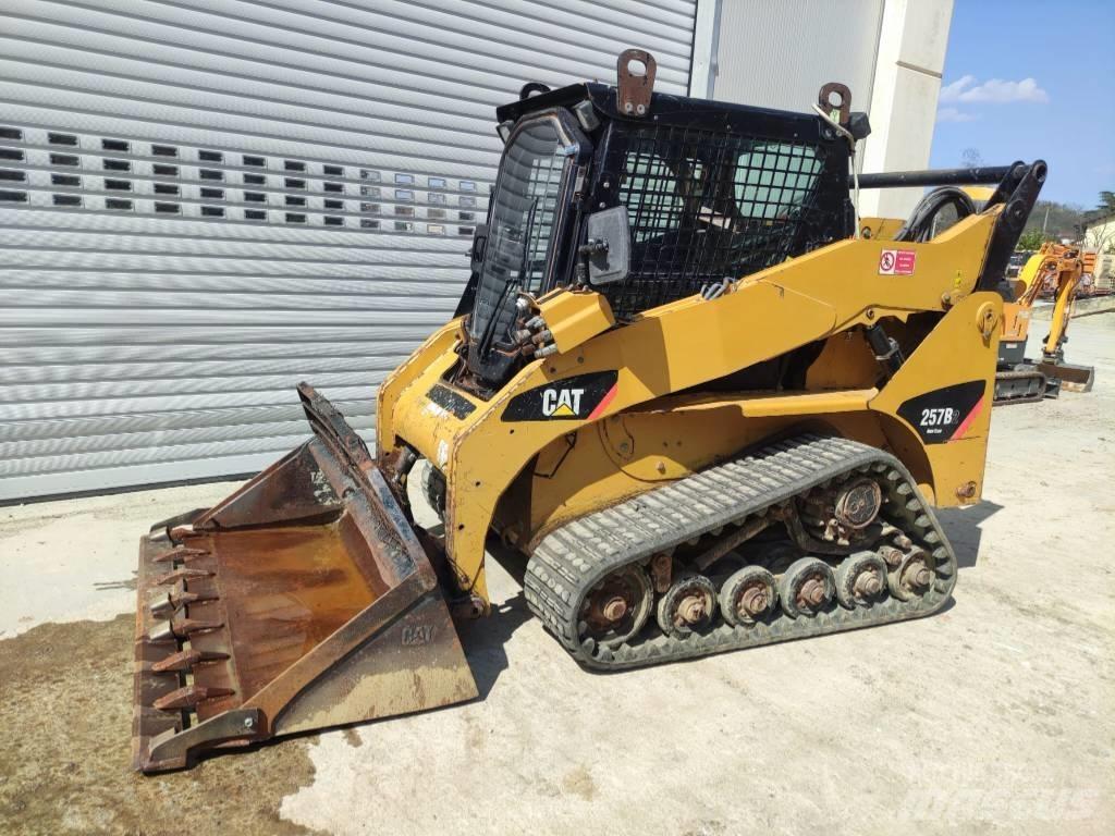 CAT 257 B 2 Гусеничні вантажники