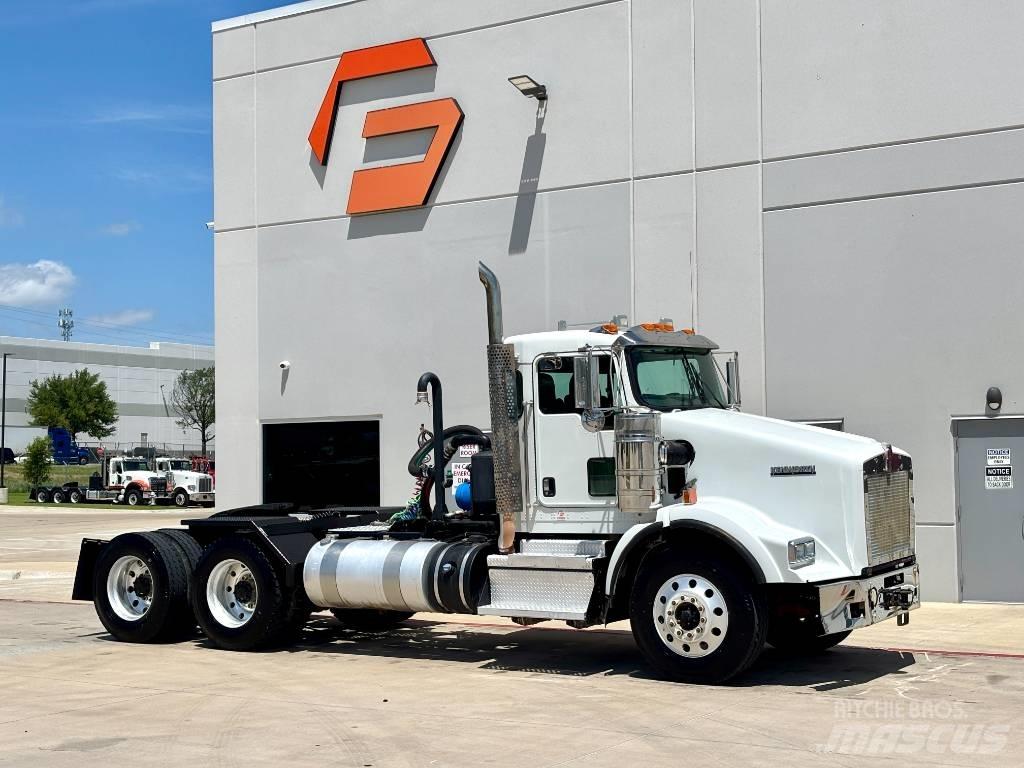 Kenworth T 800 Тягачі