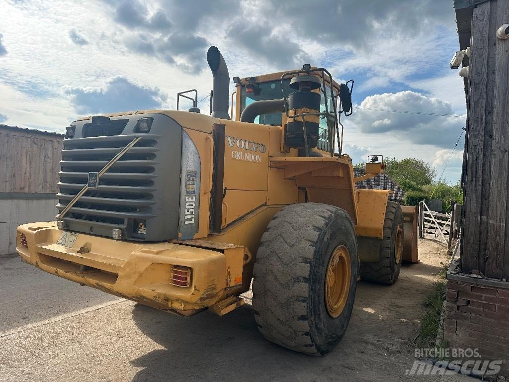 Volvo L 150 E Фронтальні навантажувачі