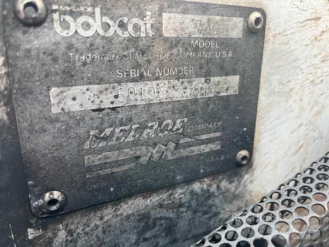 Bobcat 743 Міні-навантажувачі