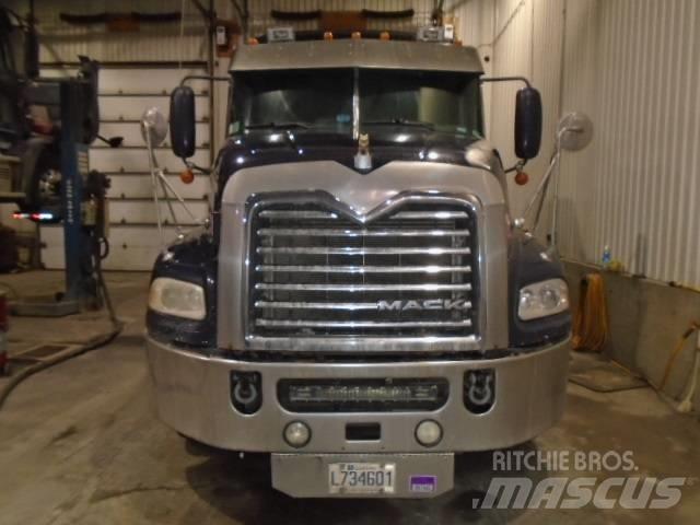 Mack CXU 613 Тягачі