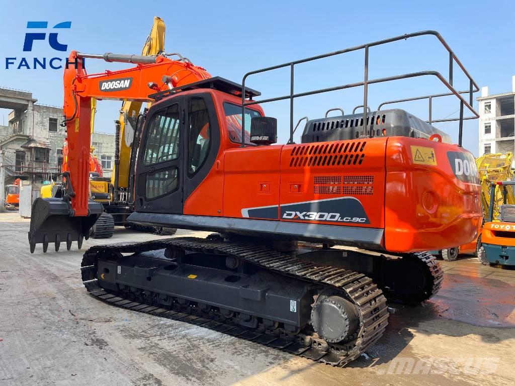Doosan DX 300LC-9C Гусеничні екскаватори