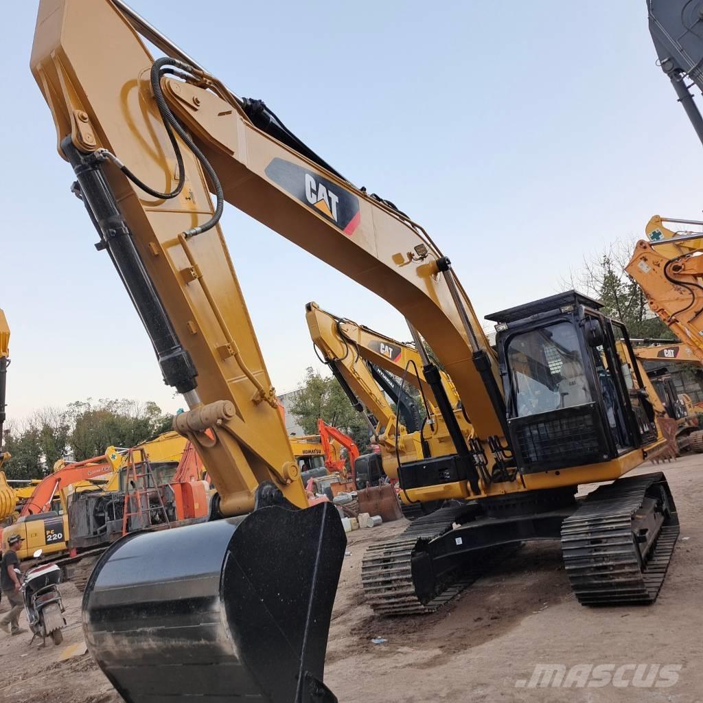 CAT 320 D2L Гусеничні екскаватори