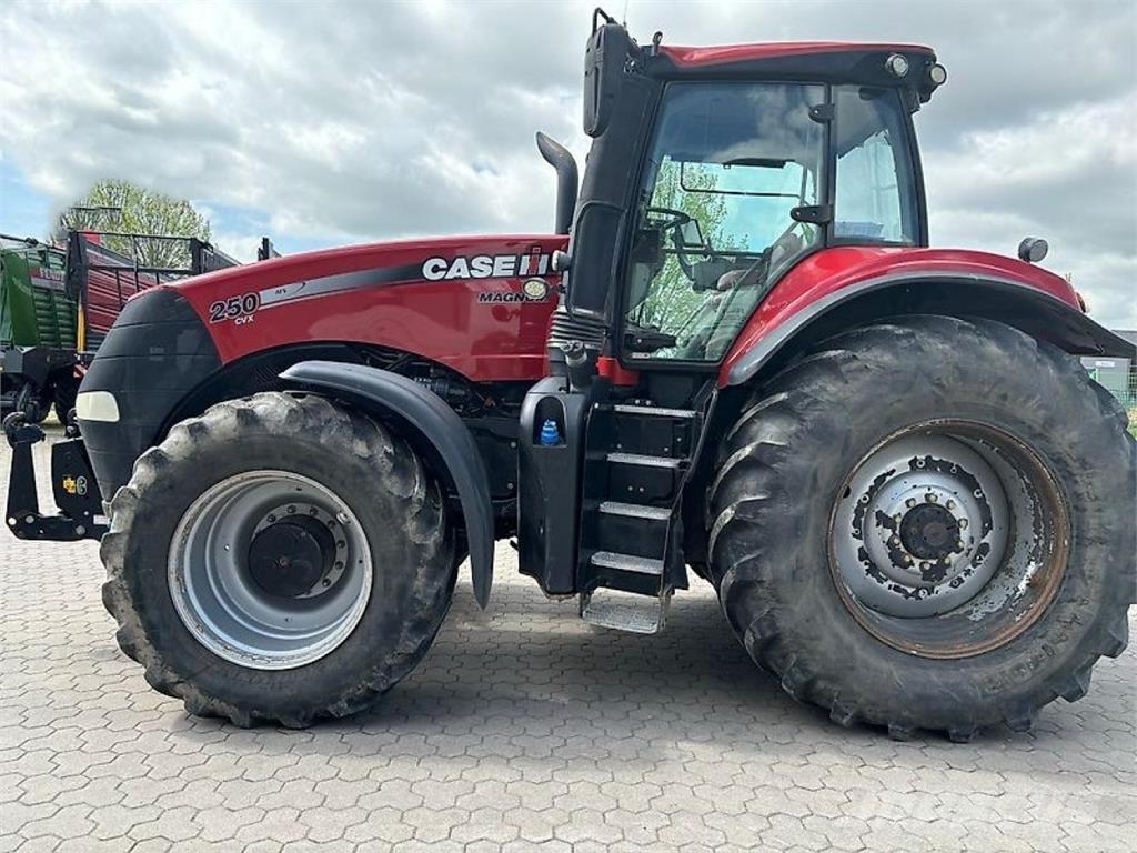Case IH IH CVX 310 Трактори