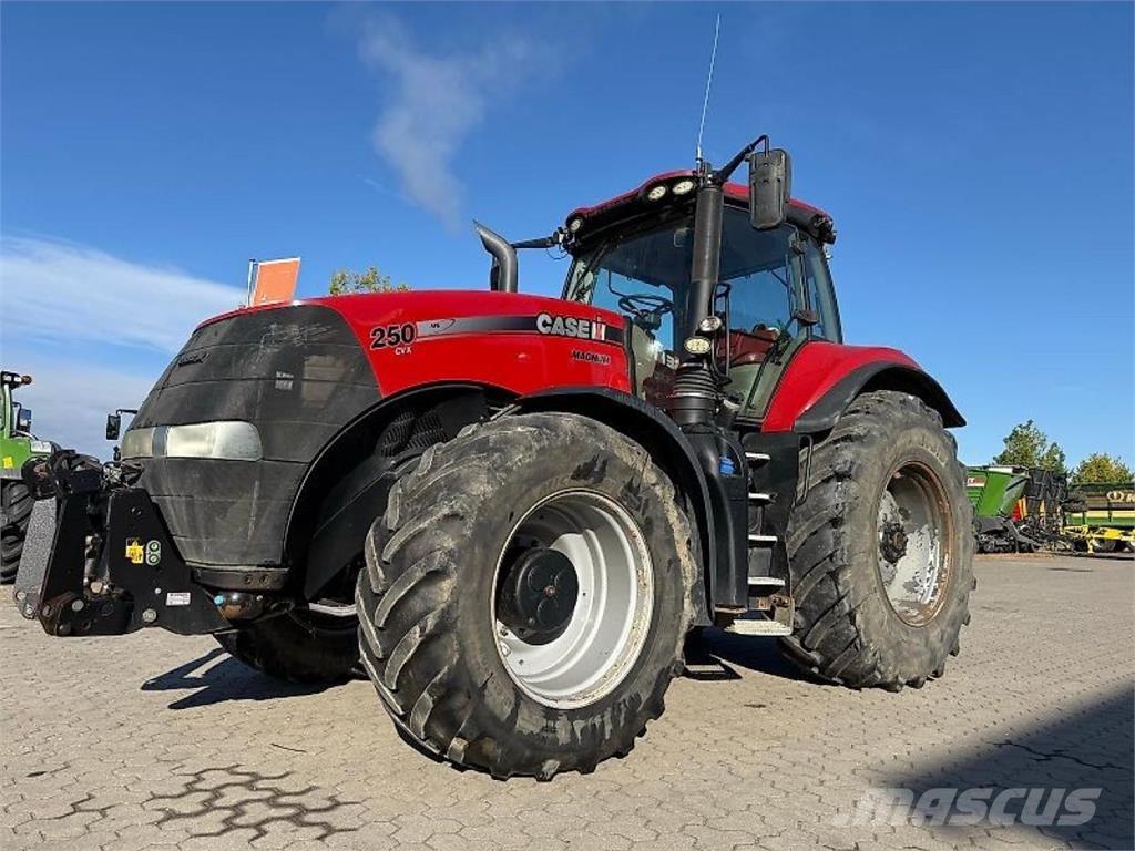 Case IH IH CVX 310 Трактори