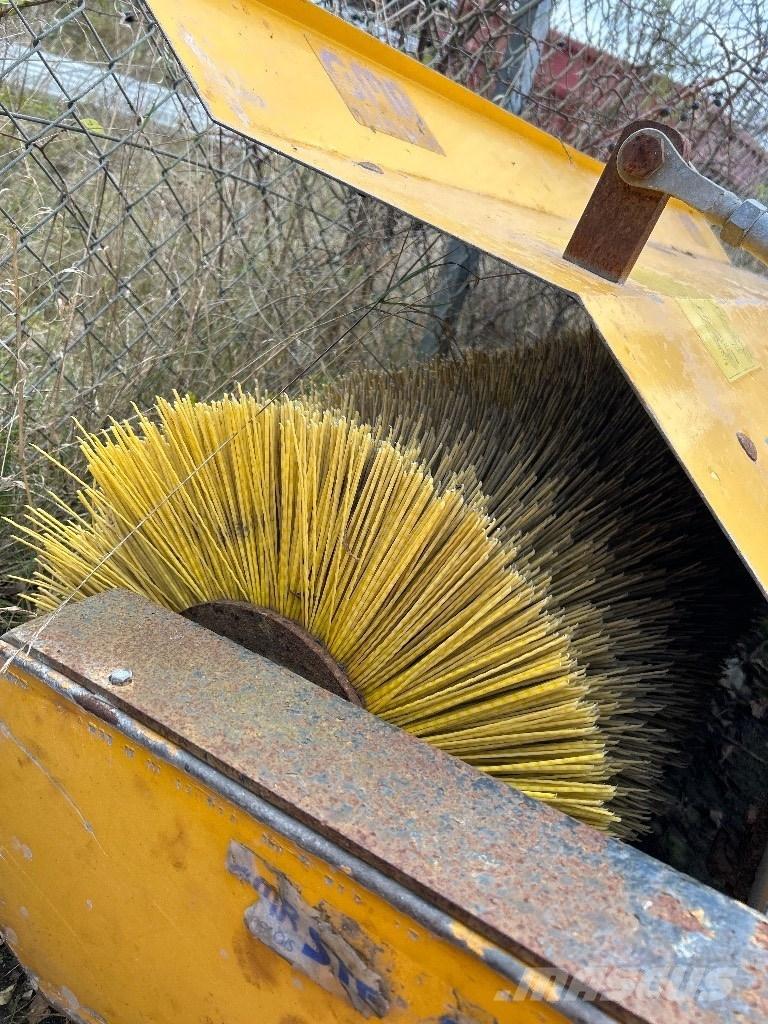 GMR FF2000 SPS Підмітальні машини