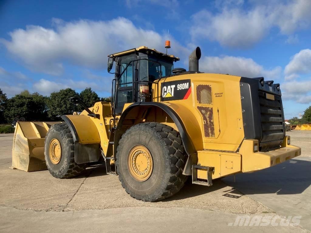 CAT 980M Фронтальні навантажувачі
