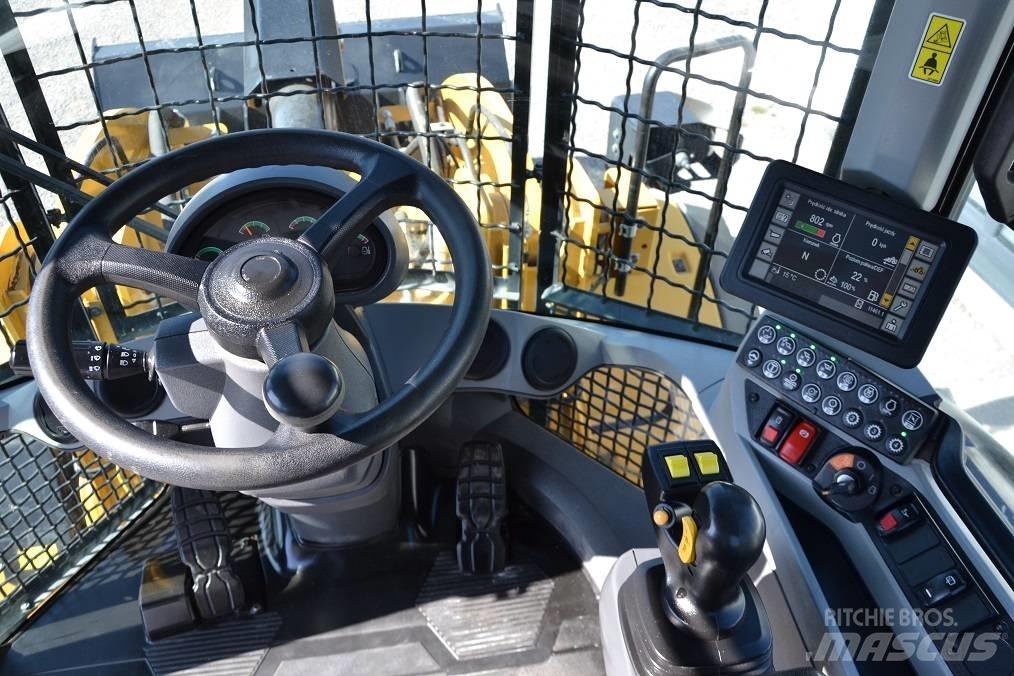 CAT 938 M Фронтальні навантажувачі