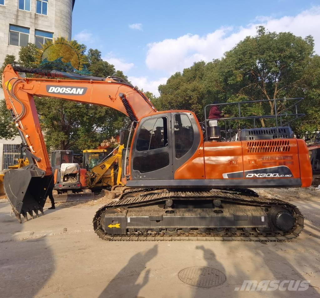 Doosan DX 300 LC Гусеничні екскаватори