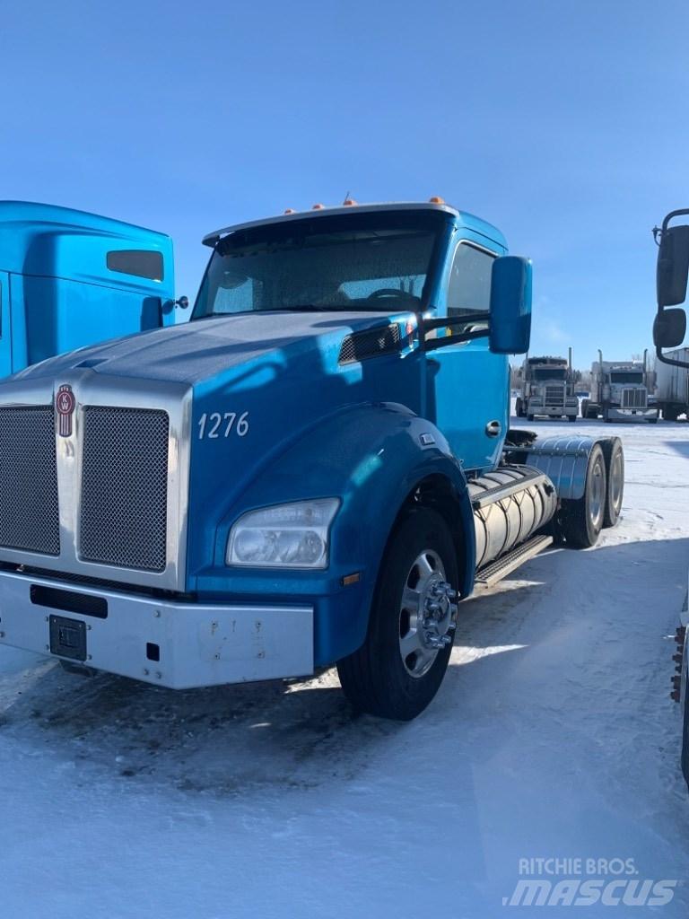Kenworth T-880 Тягачі