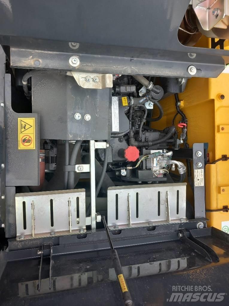 Komatsu PW160-11E0 Колісні екскаватори