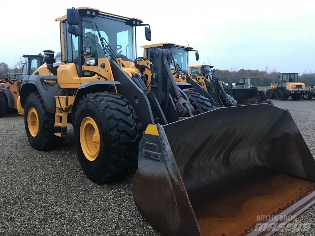 Volvo L120H Фронтальні навантажувачі